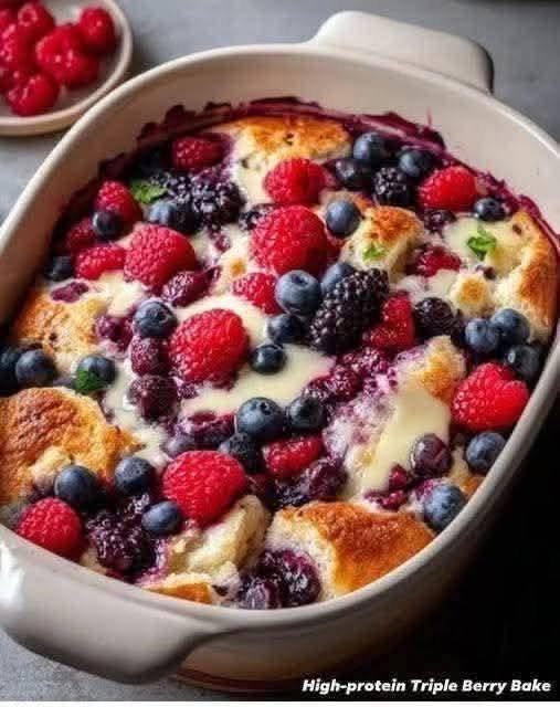 High-protein triple berry bake