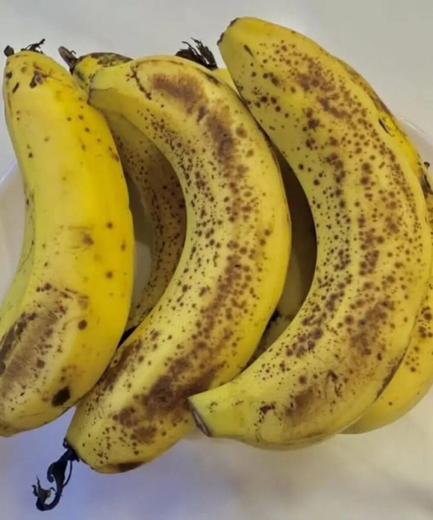 Doctors reveal that eating bananas in the evening leads to