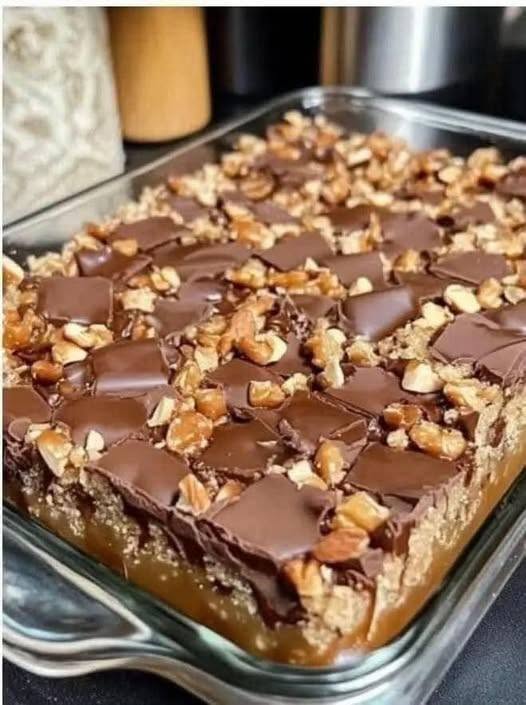 Homemade Caramel Chocolate Crunch Bars
